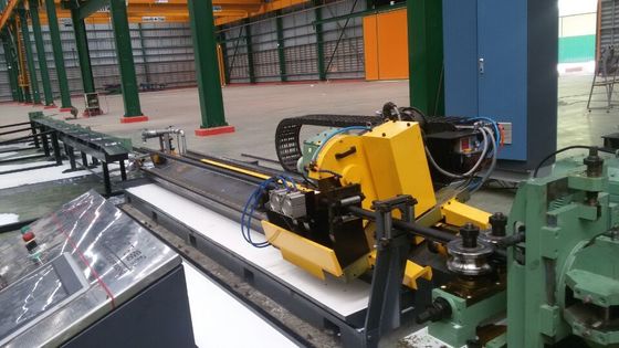 Equipamento de moldagem de rolos de perfil aberto de aço para produção de tubos industriais e de perfis estruturais