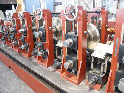 Fabricação de tubos de aço laminados a quente