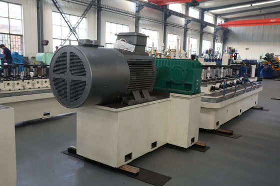 Fábricas de tubos de aço com padrão ISO | Máquina fresadora de tubos de tamanho grande Φ114–325 mm para produção de dutos estruturais, de água e energia