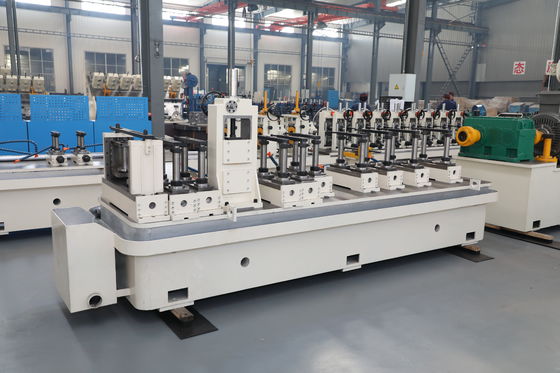 1Máquina de moldagem de tubos de aço laminados a quente e máquina de formação de rolos para produção de tubos de construção e tubos estruturais
