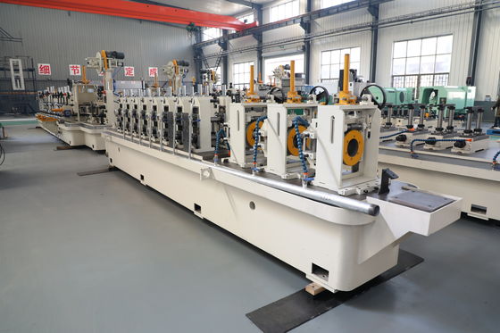 Fábricas de tubos de aço com padrão ISO | Máquina fresadora de tubos de tamanho grande Φ114–325 mm para produção de dutos estruturais, de água e energia